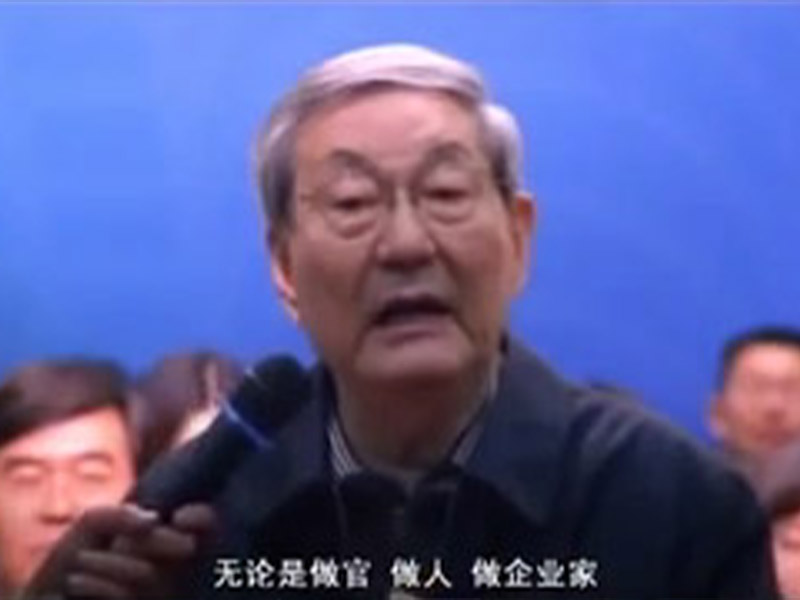 清华经管学院现场,朱总和校友共勉'讲真话'